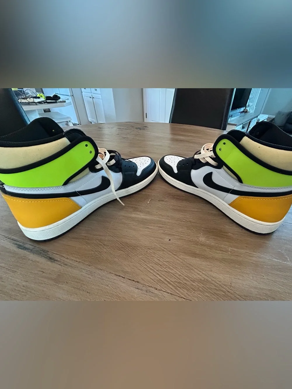 Air Jordan 1 Retro High OG “Volt Gold”
